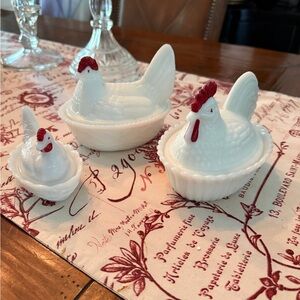 Vintage Westmoreland milk glass hen set, charming collectibles. Set of 3.